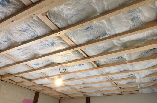 天井断熱施工