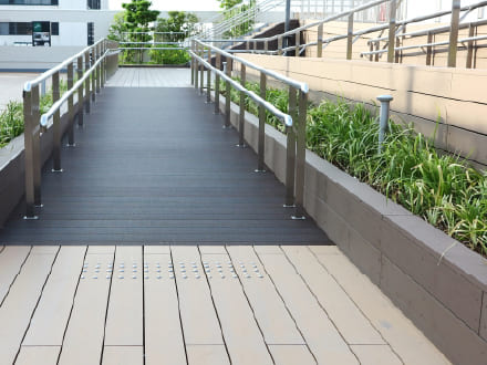 来客や訪問介護を想定した外構整備