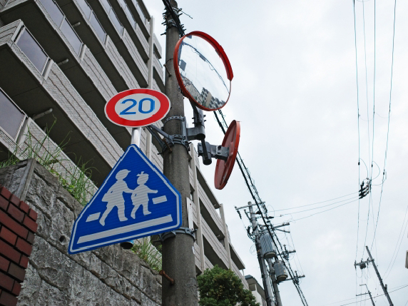 耐震性・風圧対策の考慮