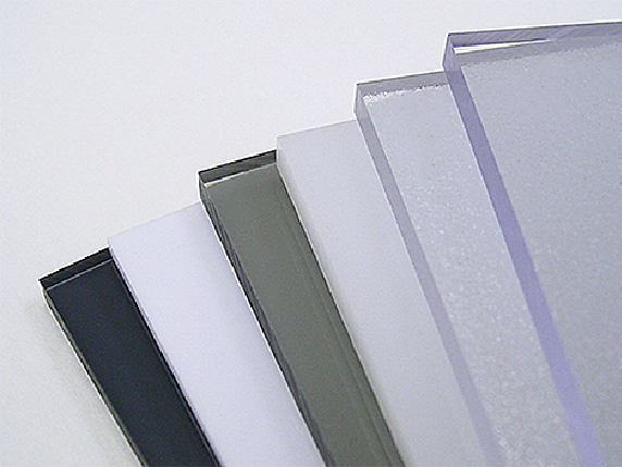 屋根材の種類と性能（ポリカ・スチール・折板など）