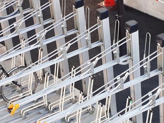 鍵付き・囲い付きなど防犯性を高めたタイプも