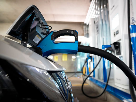 ケーブルの取り回しや収納の工夫