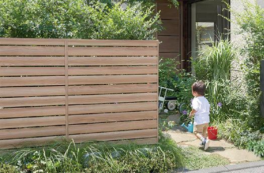 木目調フェンス