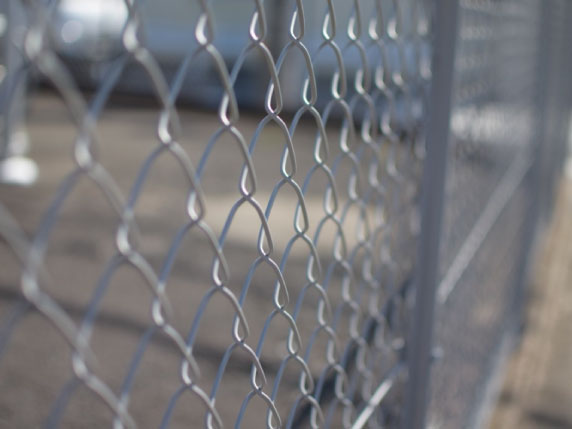 フェンス交換工事の様子