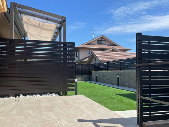安全性とデザイン性を両立したフェンス施工例
