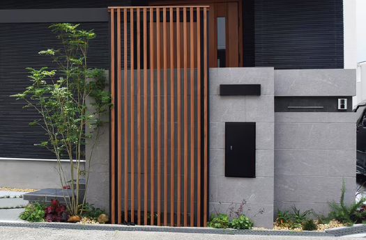 造作門柱（ブロック・塗り壁・タイル貼り）