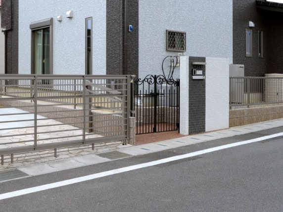 門扉と道路との勾配調整