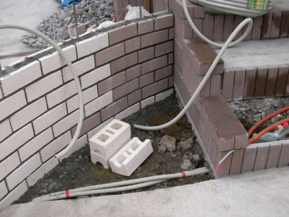 電源確保と配線ルートの安全設計