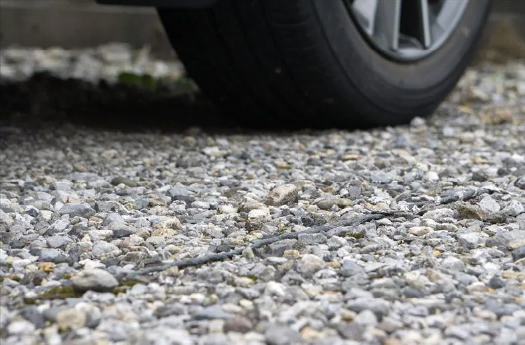 砂利敷き駐車場