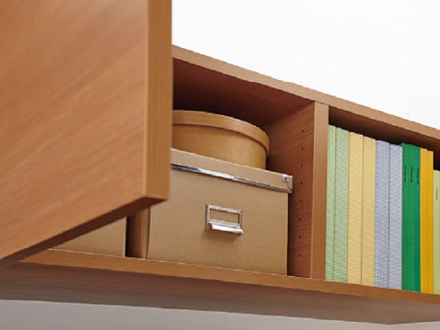 収納棚や可動式間仕切りの設置