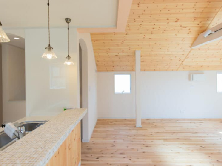 無垢材や珪藻土など自然素材への変更