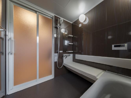 バリアフリー対応の浴室