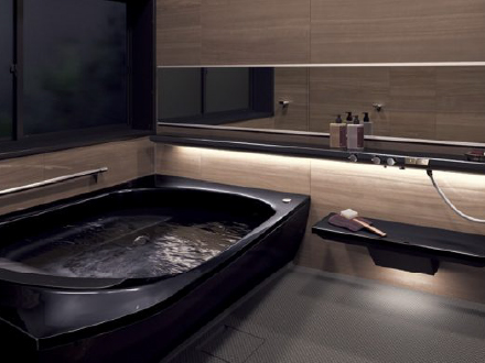 素材にこだわった浴室の内装例