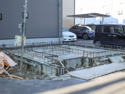 法的制限（建ぺい率・容積率・斜線制限）に注意